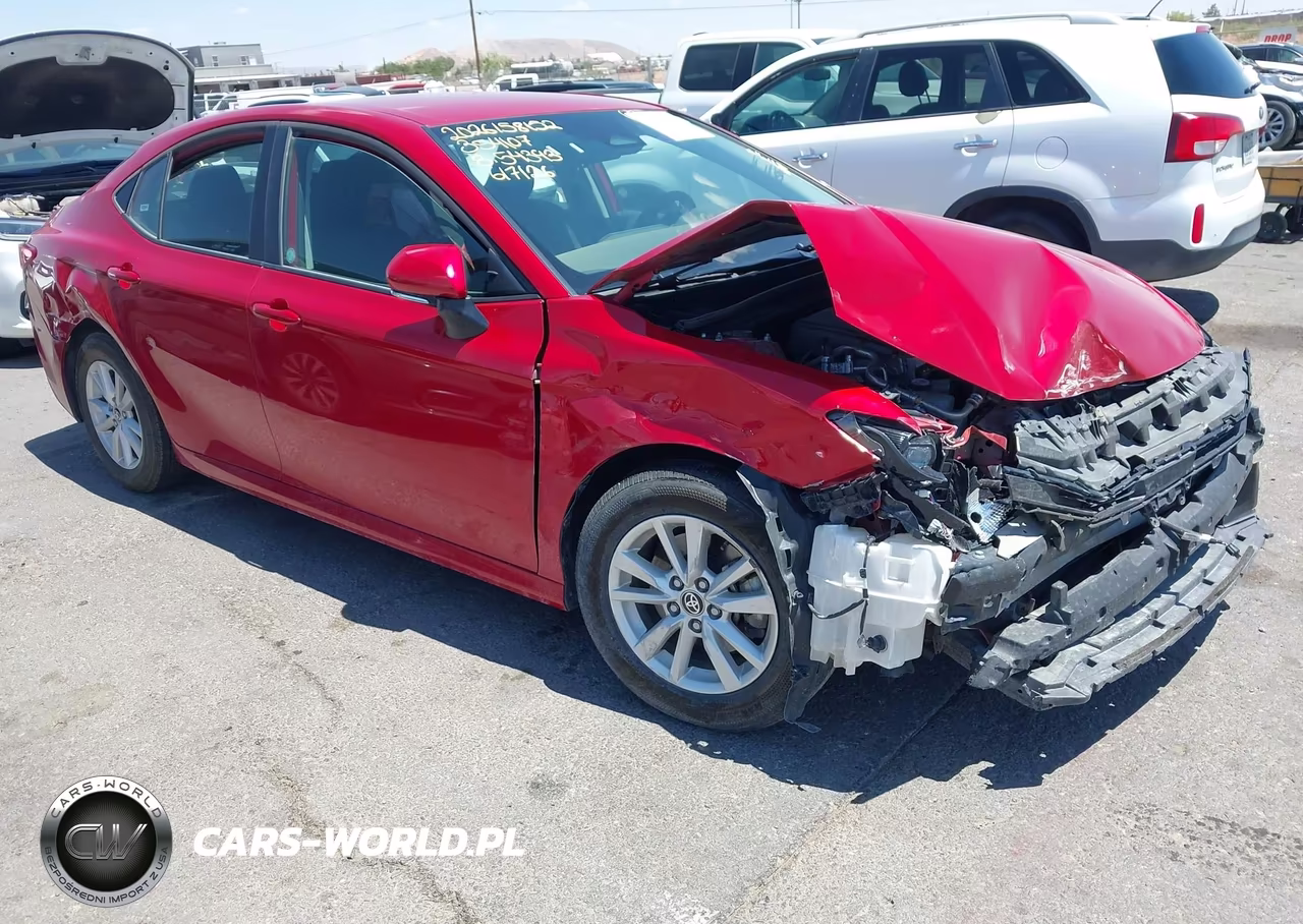 2025 Toyota Camry Le – zdjęcie 1 z 18