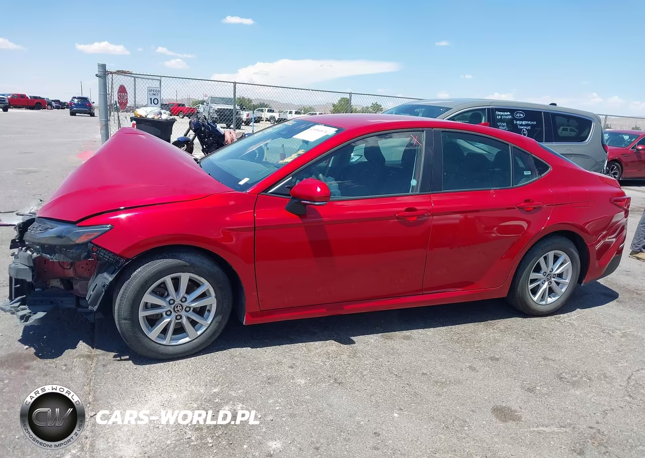 2025 Toyota Camry Le VIN:4T1DAACK9SU051330 - 15