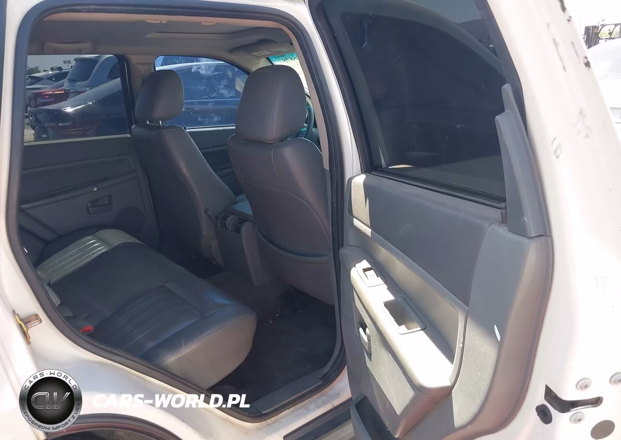 2007 Jeep Grand Cherokee Laredo VIN:1J8GS48K17C649944 - 8