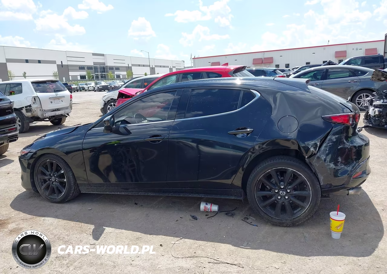 2021 Mazda Mazda3 Premium VIN:JM1BPBML2M1307965 - 13