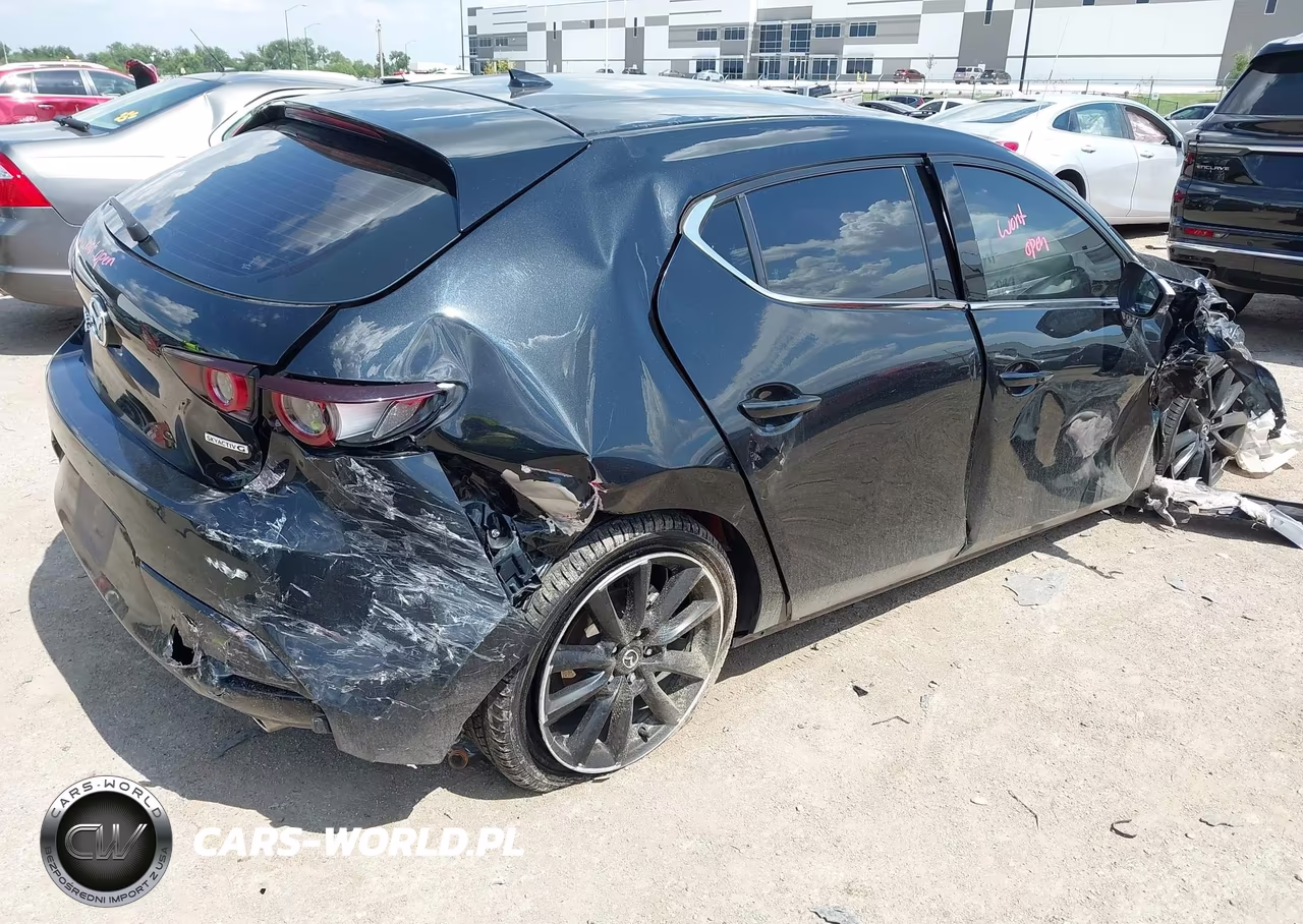 2021 Mazda Mazda3 Premium VIN:JM1BPBML2M1307965 - 4