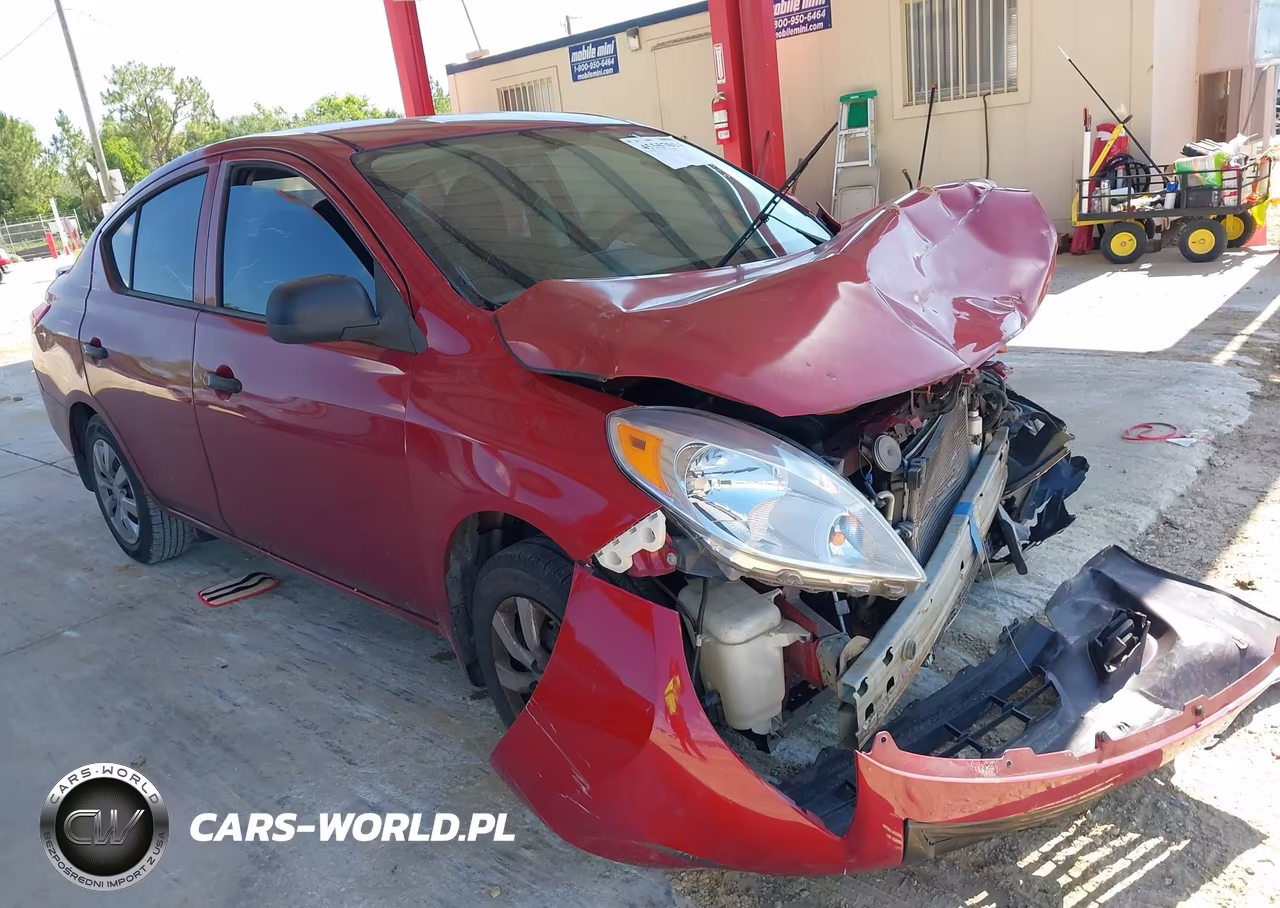 2014 Nissan Versa 1.6 S+