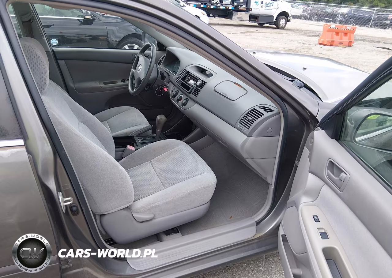 2004 Toyota Camry Le VIN:4T1BE32K34U839676 - 5