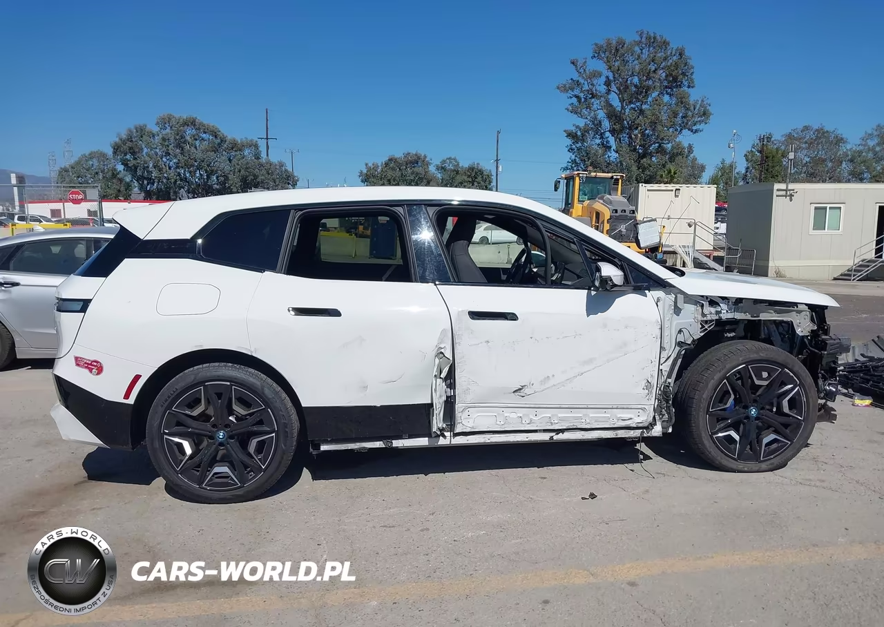 2024 BMW Ix xDrive50 VIN:WB523CF09RCP83240 - 14