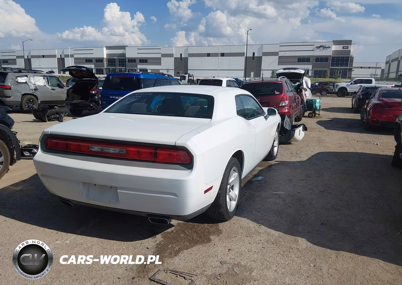 2013 Dodge Challenger Sxt VIN:2C3CDYAG3DH641242 - 4
