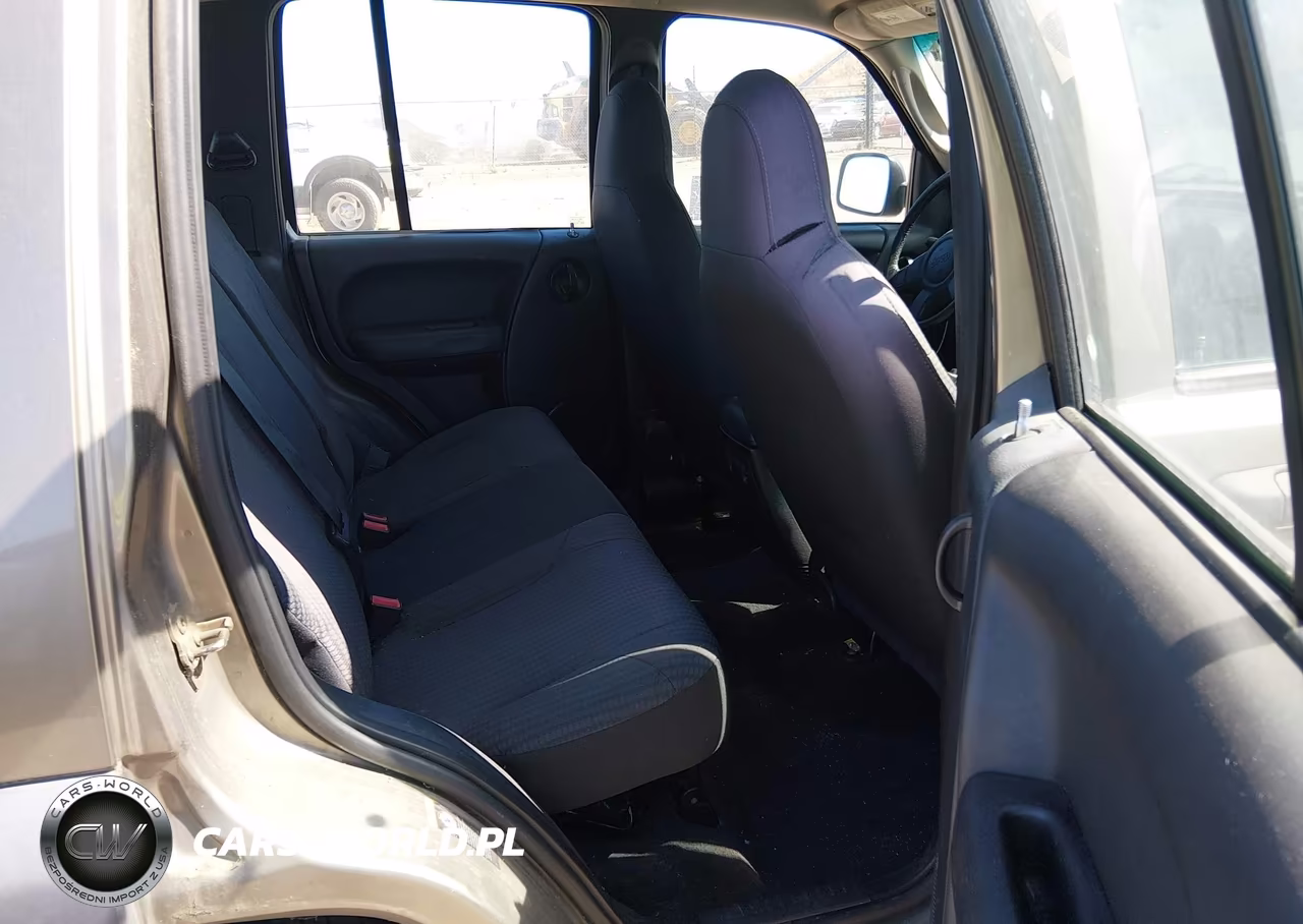 2004 Jeep Liberty Sport VIN:1J8GL48K14W119772 - 8