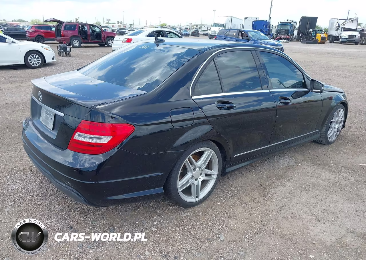 2013 Mercedes-Benz C 250 Sport VIN:WDDGF4HB5DR264252 - 4
