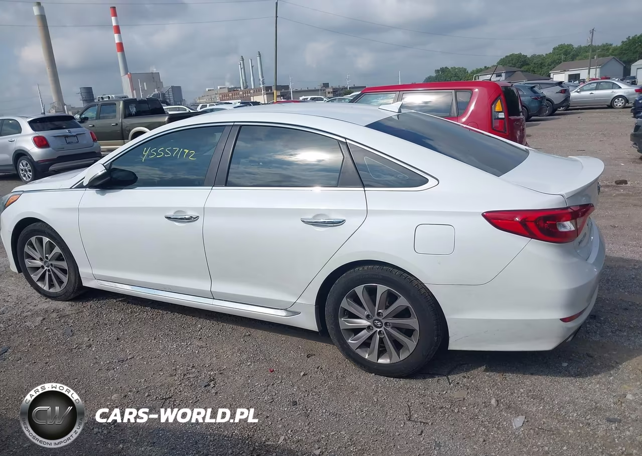 2015 Hyundai Sonata Sport VIN:5NPE34AF7FH230136 - 14