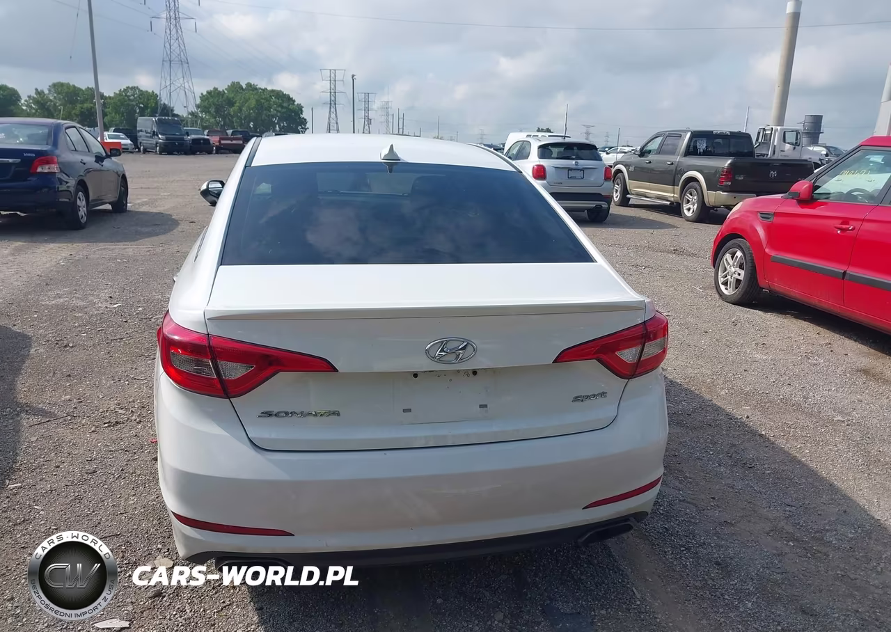 2015 Hyundai Sonata Sport VIN:5NPE34AF7FH230136 - 16