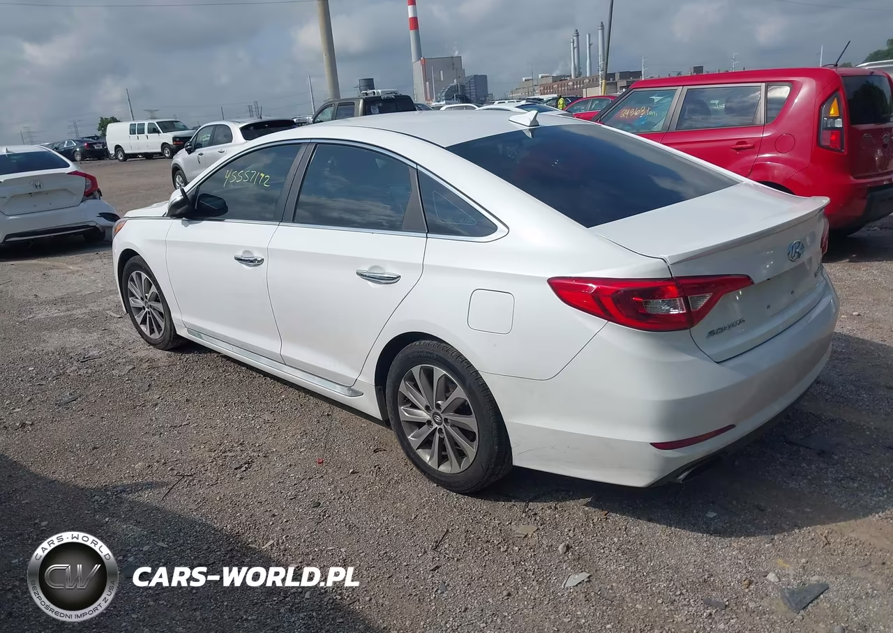 2015 Hyundai Sonata Sport VIN:5NPE34AF7FH230136 - 3