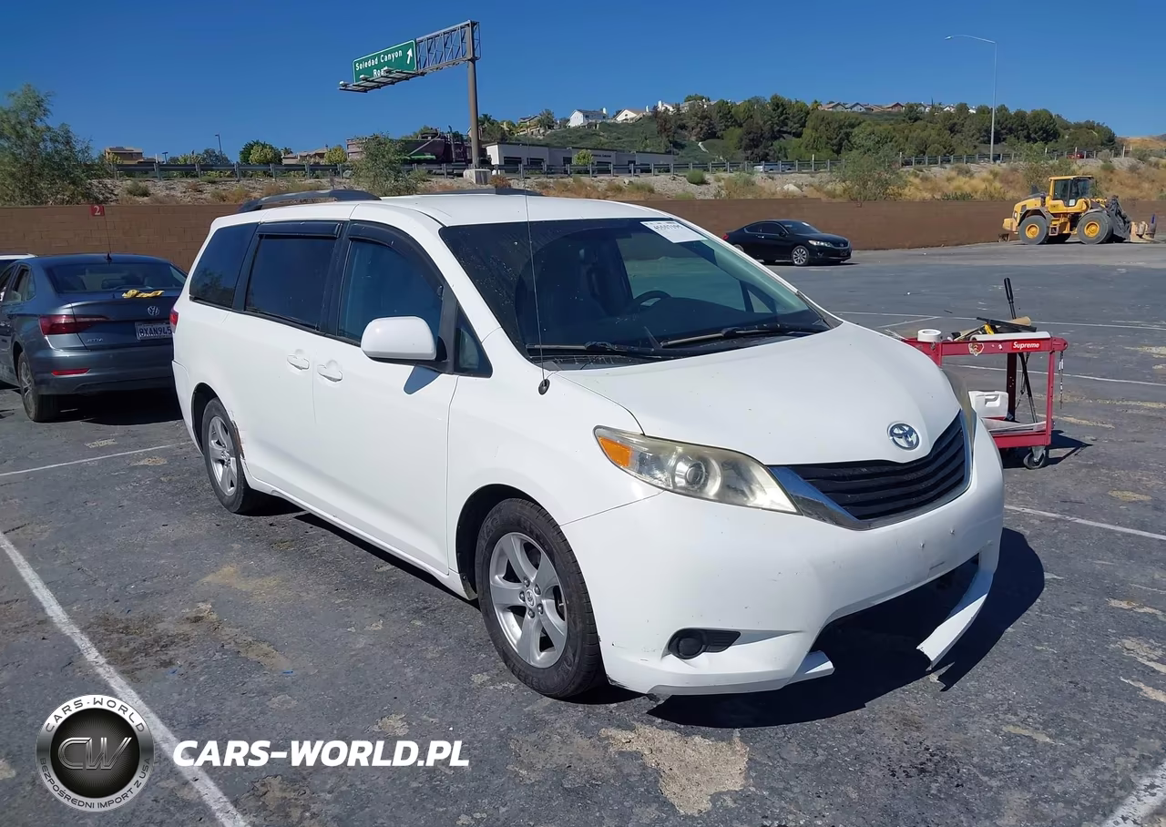 2011 Toyota Sienna Le V6