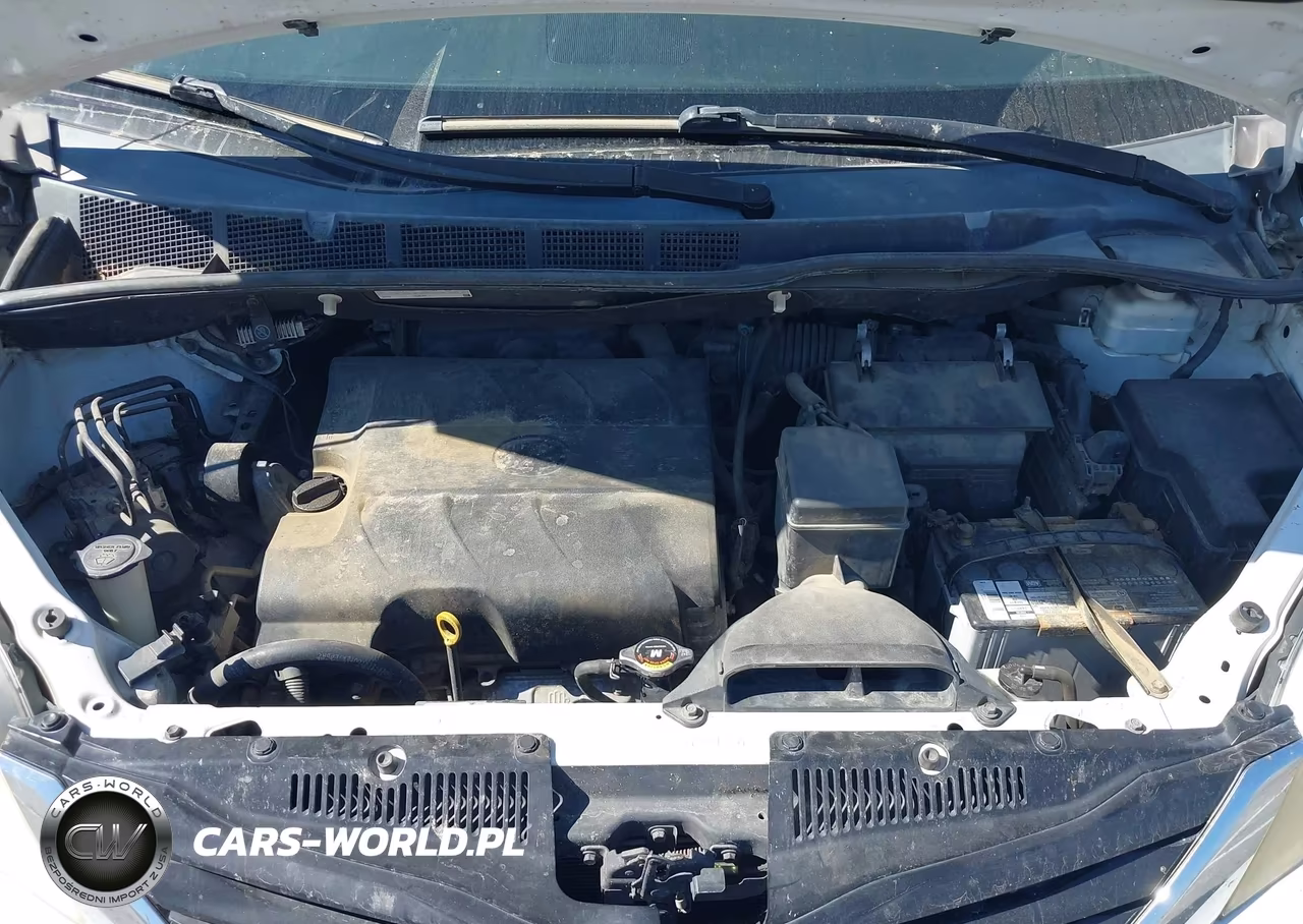 2011 Toyota Sienna Le V6 VIN:5TDKK3DC7BS018472 - 10