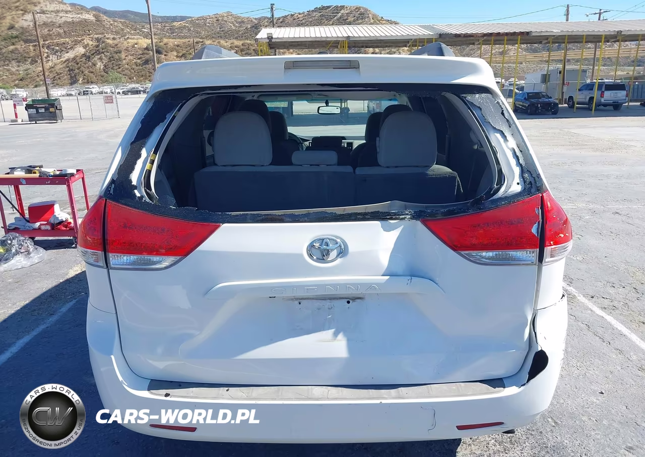 2011 Toyota Sienna Le V6 VIN:5TDKK3DC7BS018472 - 6