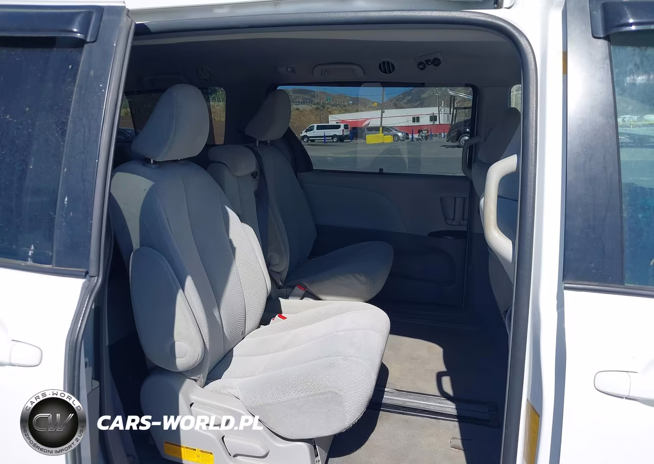 2011 Toyota Sienna Le V6 VIN:5TDKK3DC7BS018472 - 8