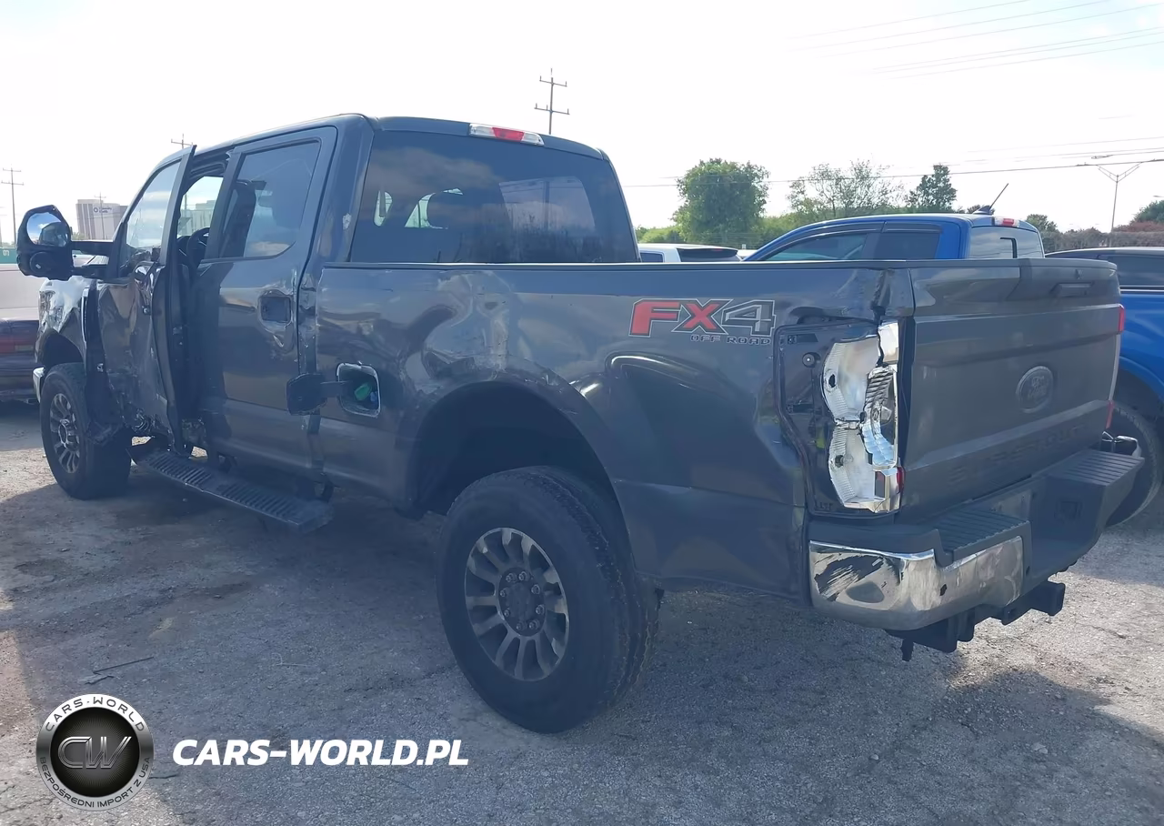 2018 Ford F-250 King Ranch-Lariat-Limited-Platinum-Xl-Xlt VIN:1FT7W2BT9JEB72676 - 3