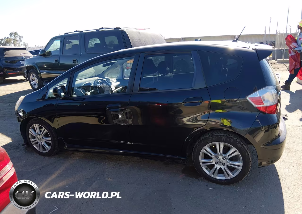 2011 Honda Fit Sport VIN:JHMGE8H52BC004579 - 15