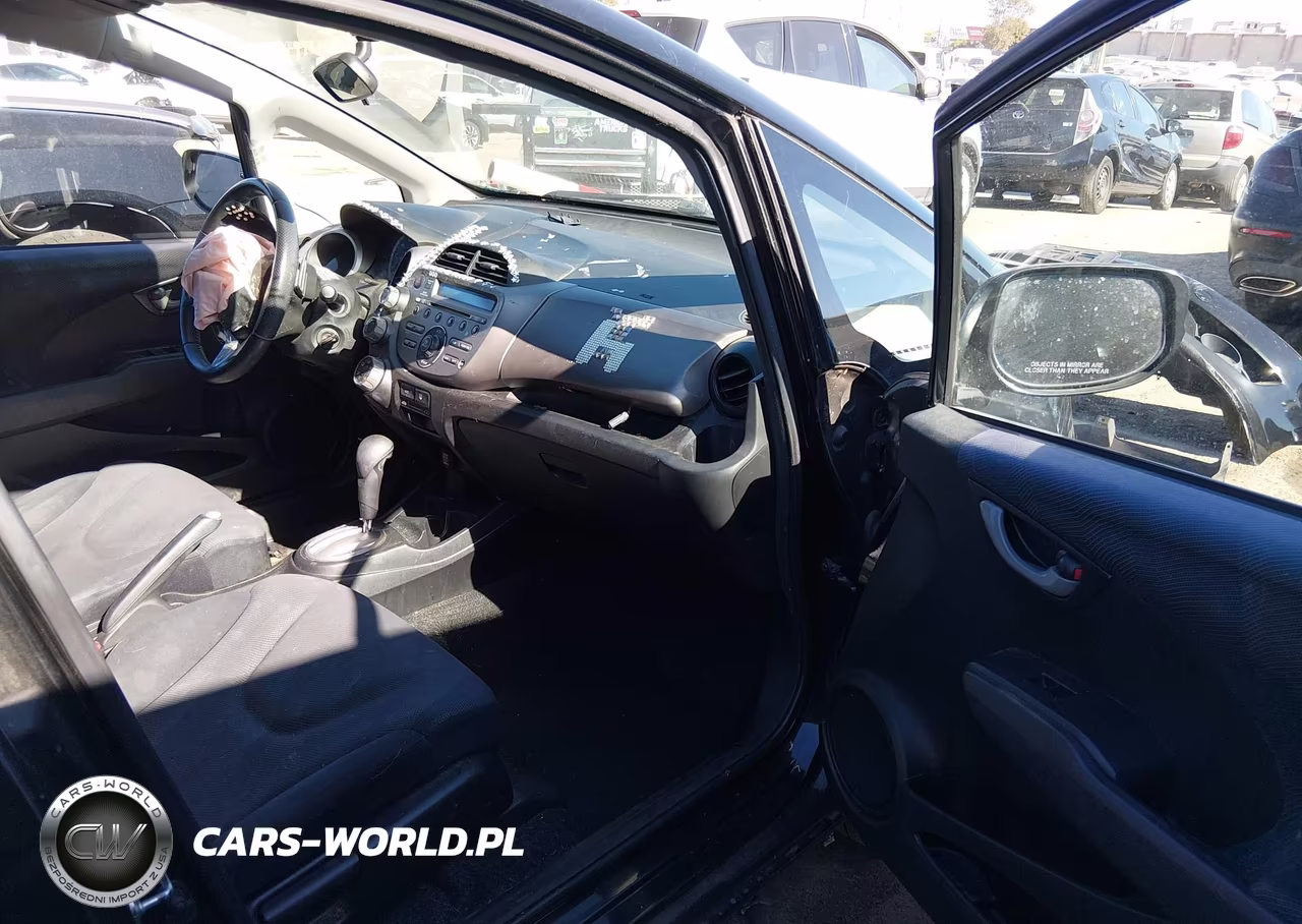 2011 Honda Fit Sport VIN:JHMGE8H52BC004579 - 5