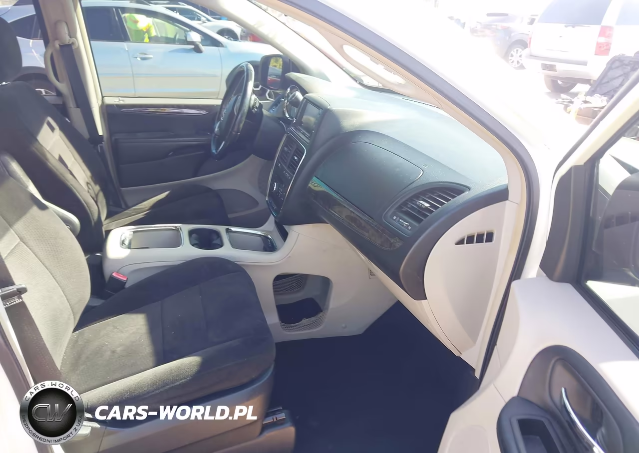 2011 Dodge Grand Caravan Crew VIN:2D4RN5DG1BR689703 - 5