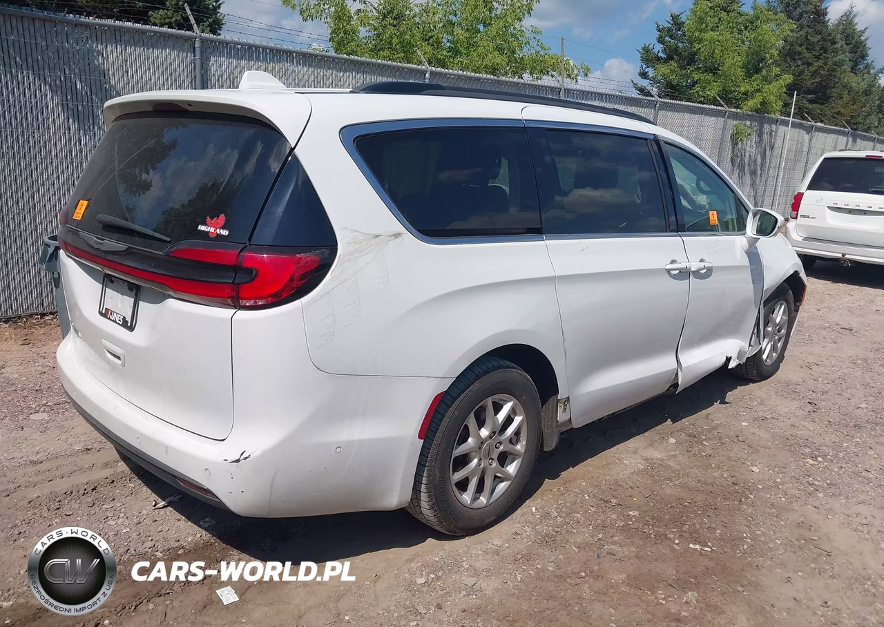 2022 Chrysler Pacifica Touring L VIN:2C4RC1BG7NR141322 - 4