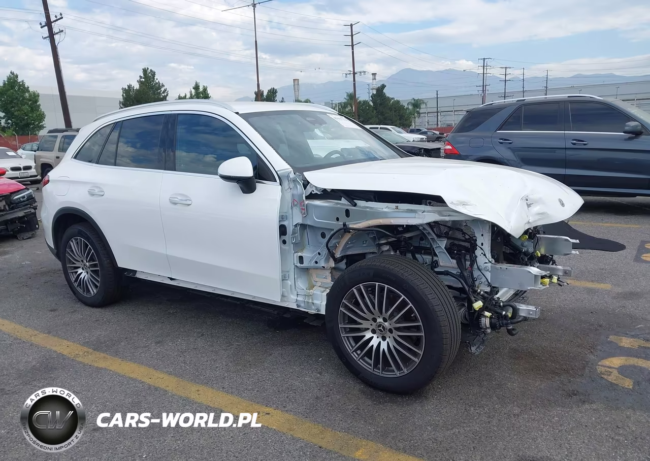 2026 Mercedes-Benz Glc 300 Suv – zdjęcie 1 z 22