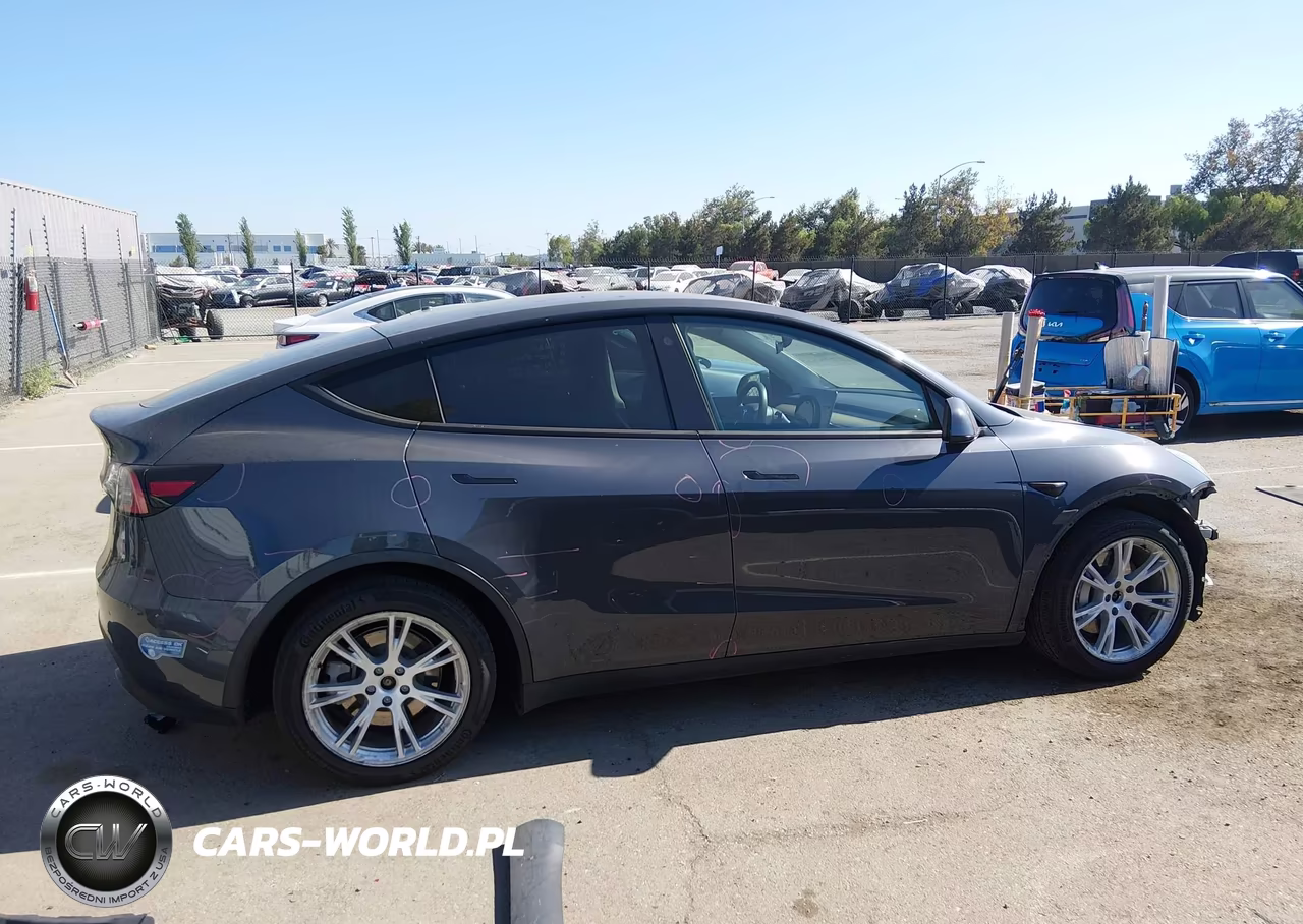 2021 Tesla Model Y Long Range Dual Motor All-Wheel Drive VIN:5YJYGDEE7MF074565 - 14