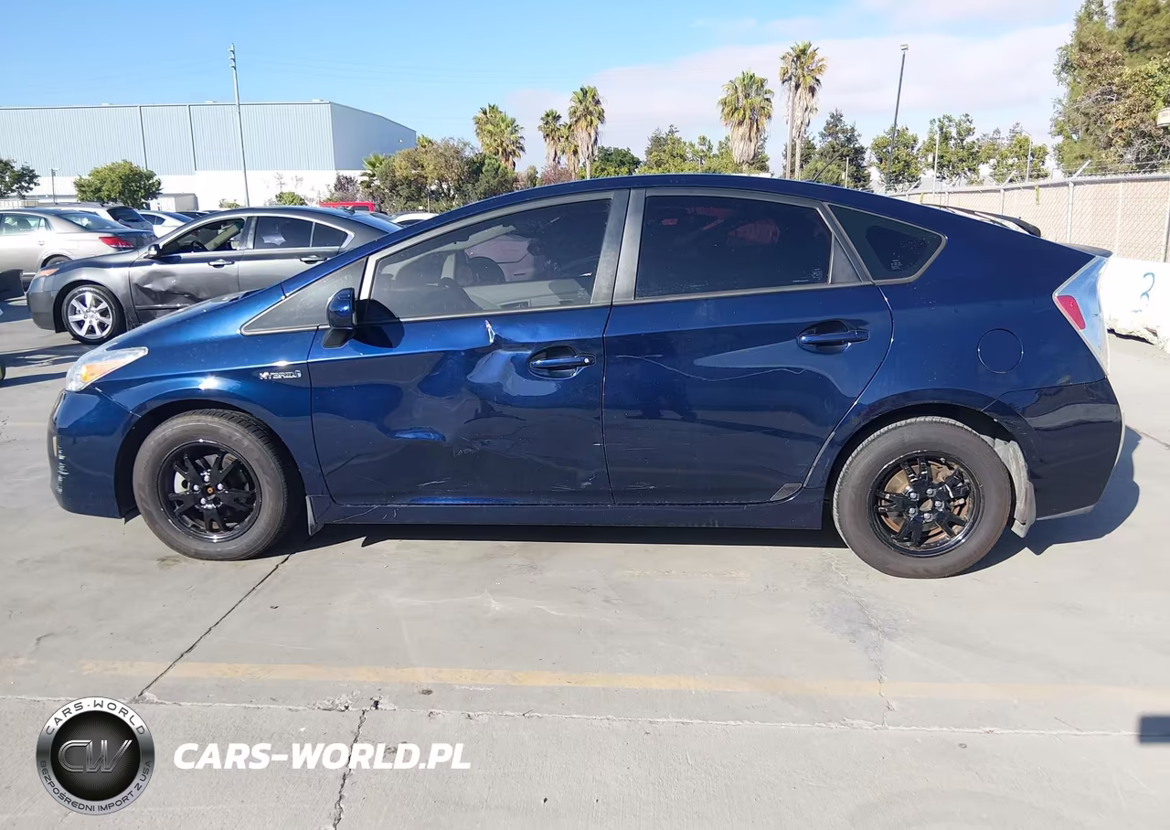 2012 Toyota Prius Two VIN:JTDKN3DU6C0333445 - 14