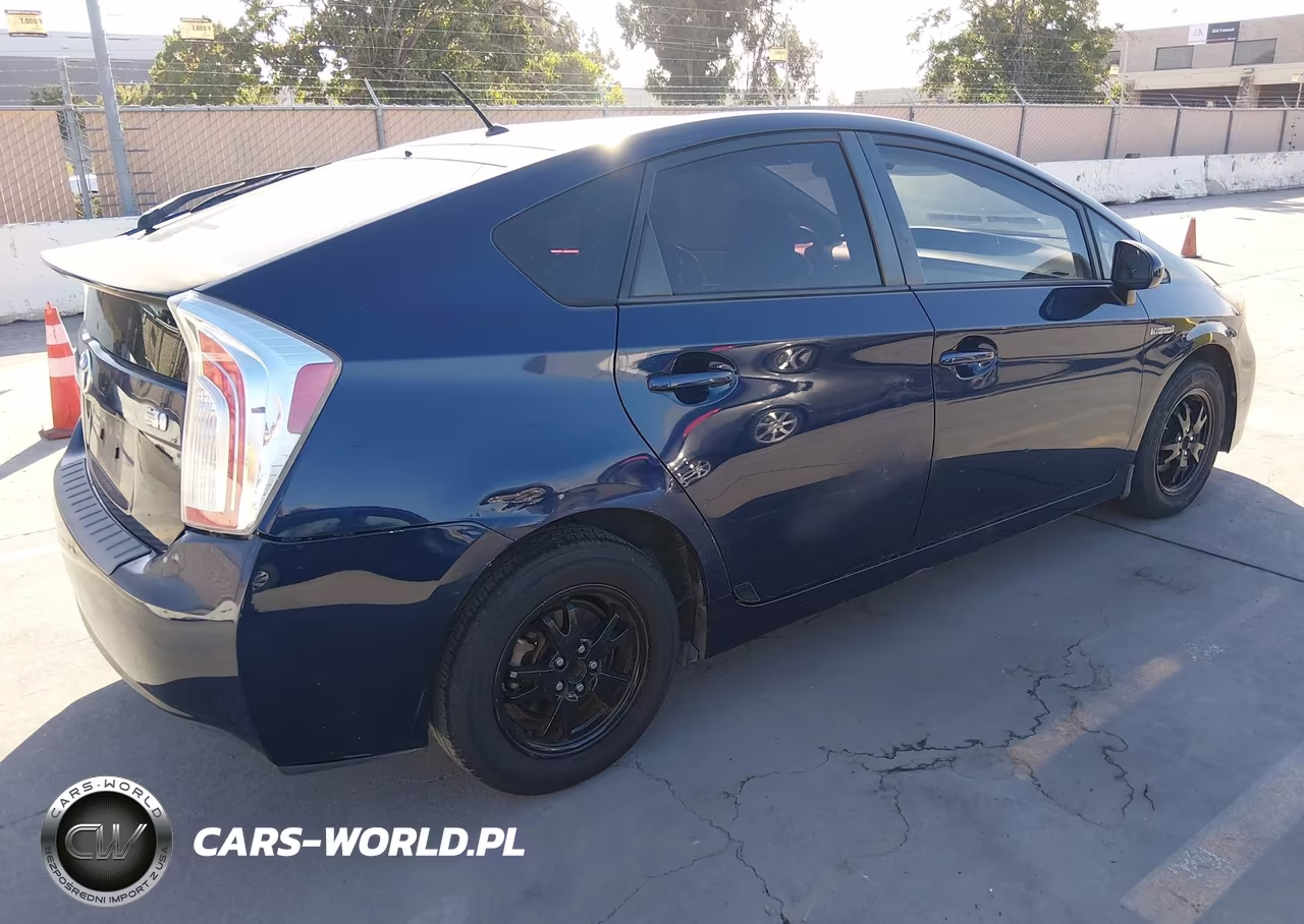 2012 Toyota Prius Two VIN:JTDKN3DU6C0333445 - 4
