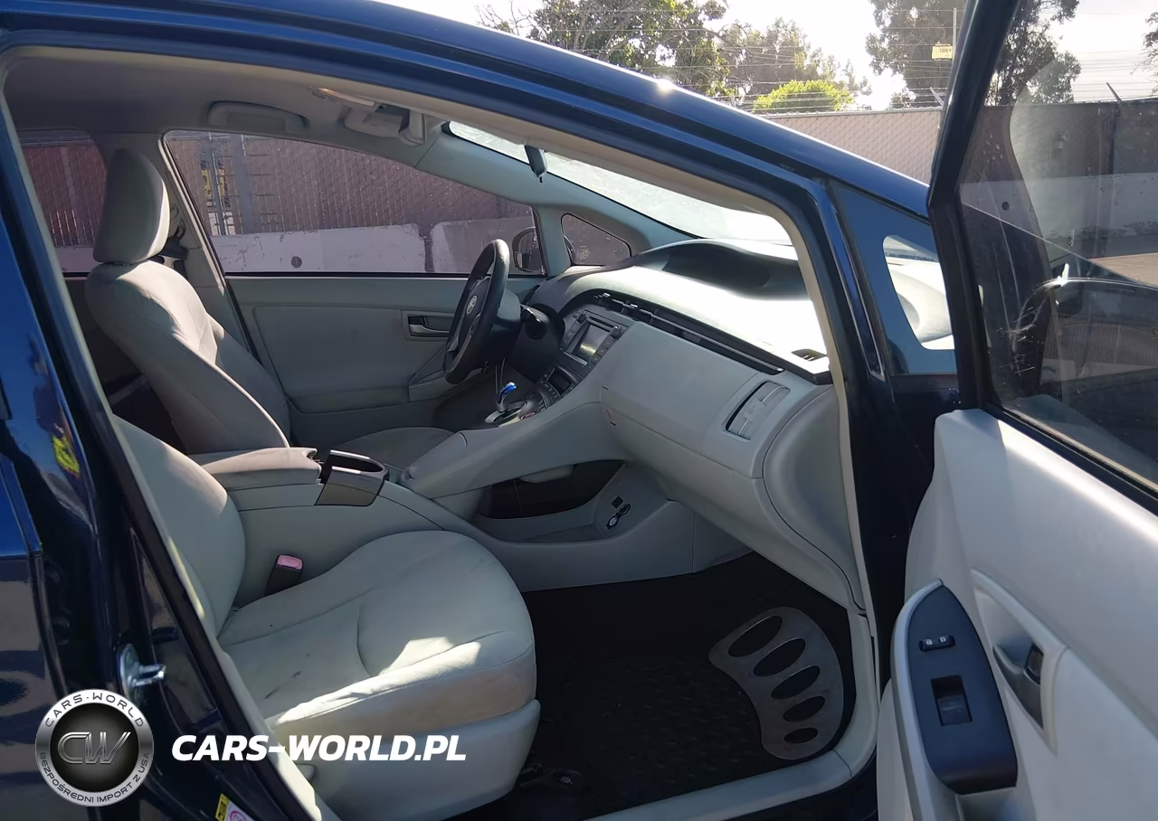 2012 Toyota Prius Two VIN:JTDKN3DU6C0333445 - 5