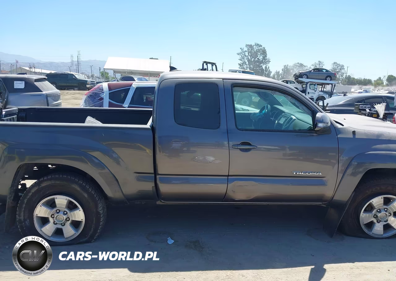 2015 Toyota Tacoma Prerunner V6 VIN:5TFTU4GN9FX067500 - 12