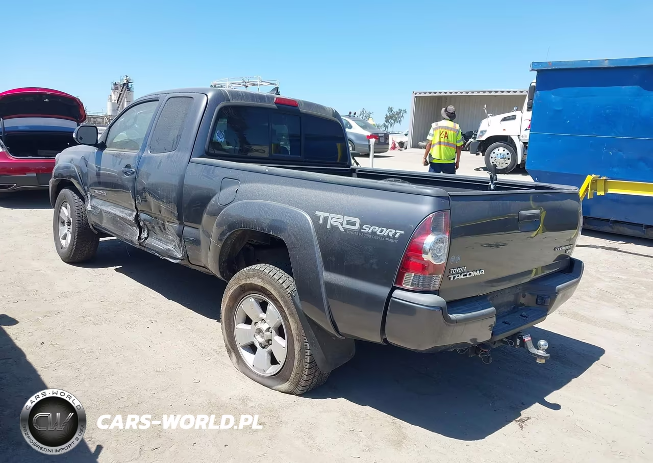 2015 Toyota Tacoma Prerunner V6 VIN:5TFTU4GN9FX067500 - 3