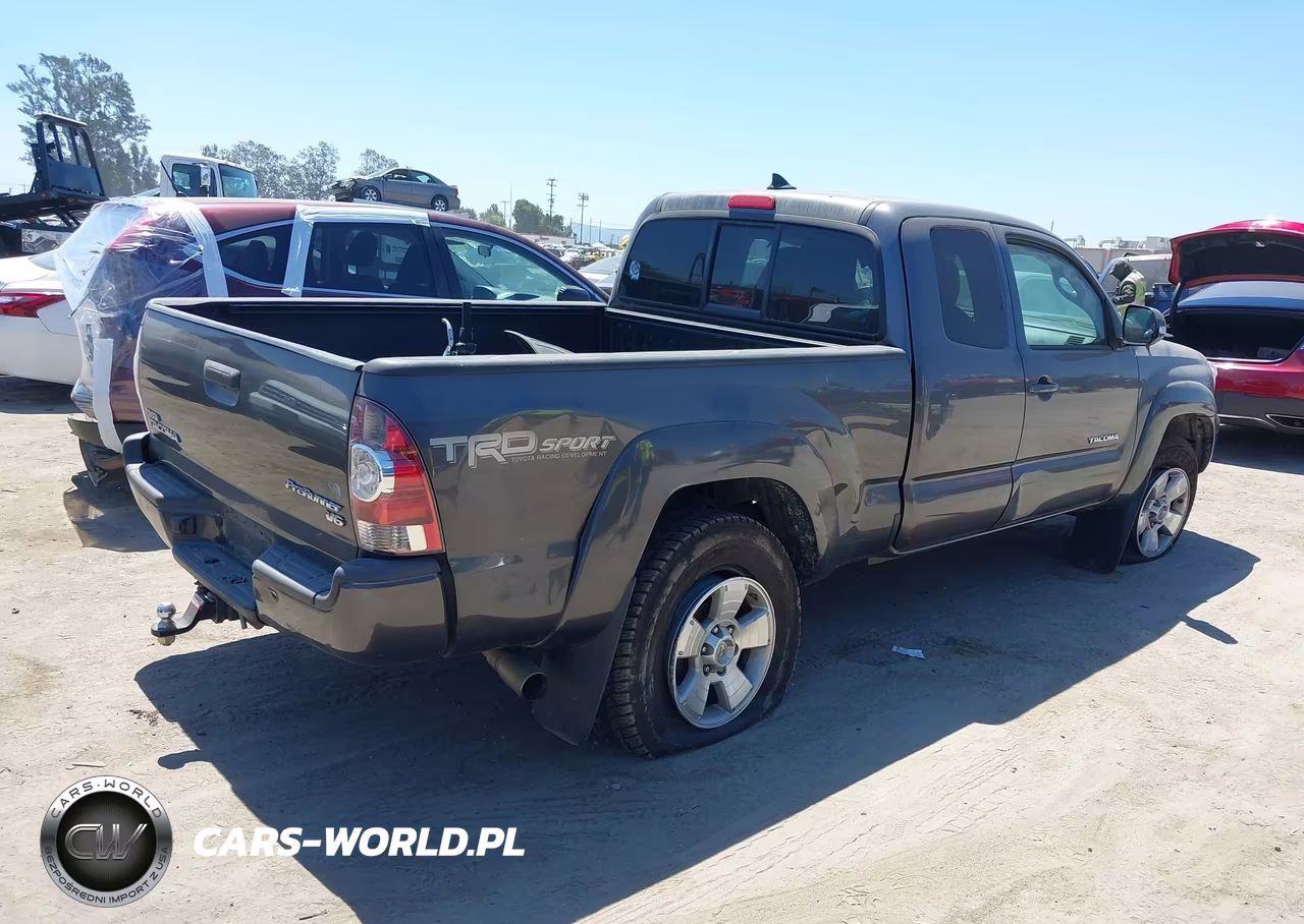 2015 Toyota Tacoma Prerunner V6 VIN:5TFTU4GN9FX067500 - 4