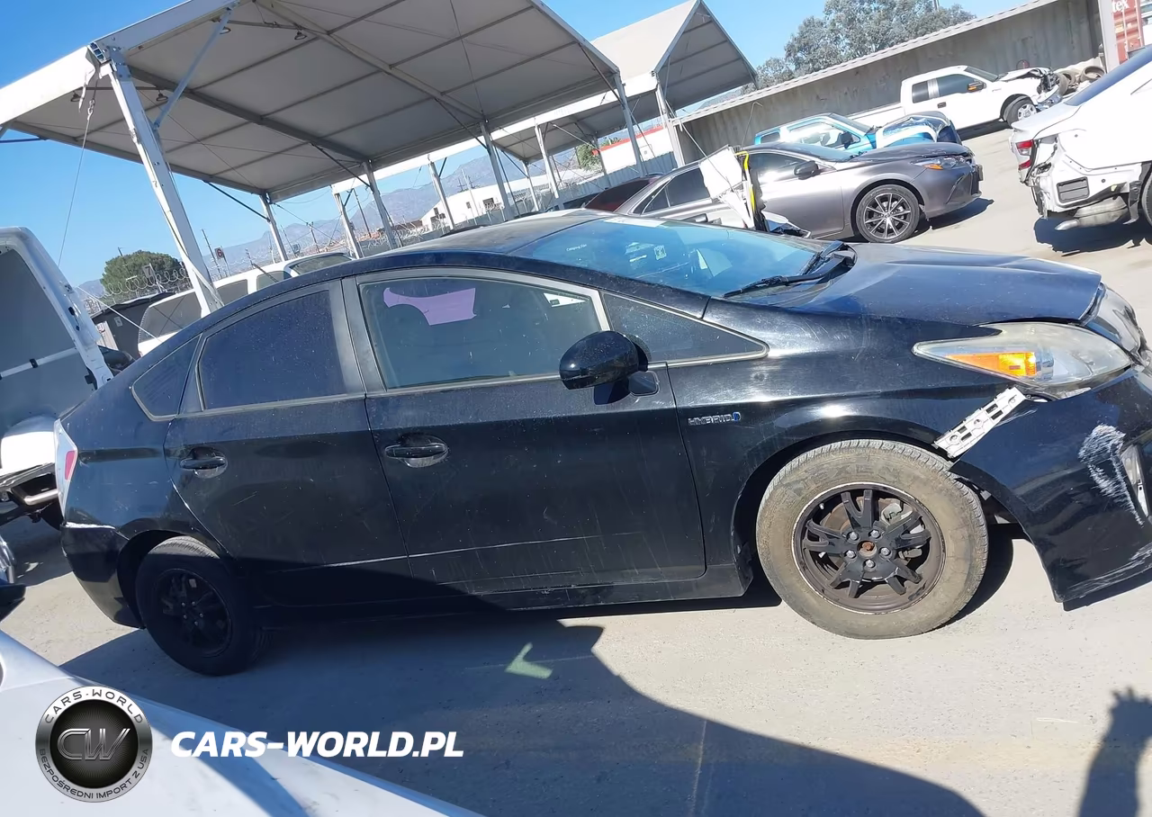 2014 Toyota Prius Two VIN:JTDKN3DU3E1758859 - 13
