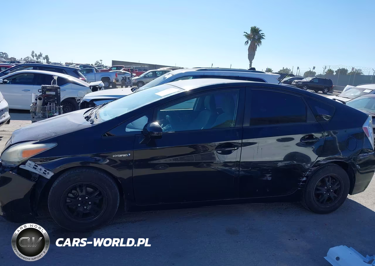 2014 Toyota Prius Two VIN:JTDKN3DU3E1758859 - 14