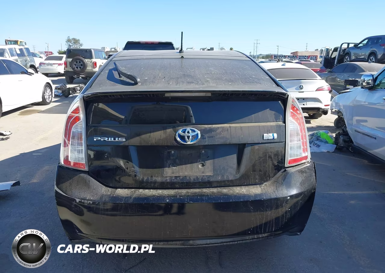 2014 Toyota Prius Two VIN:JTDKN3DU3E1758859 - 16