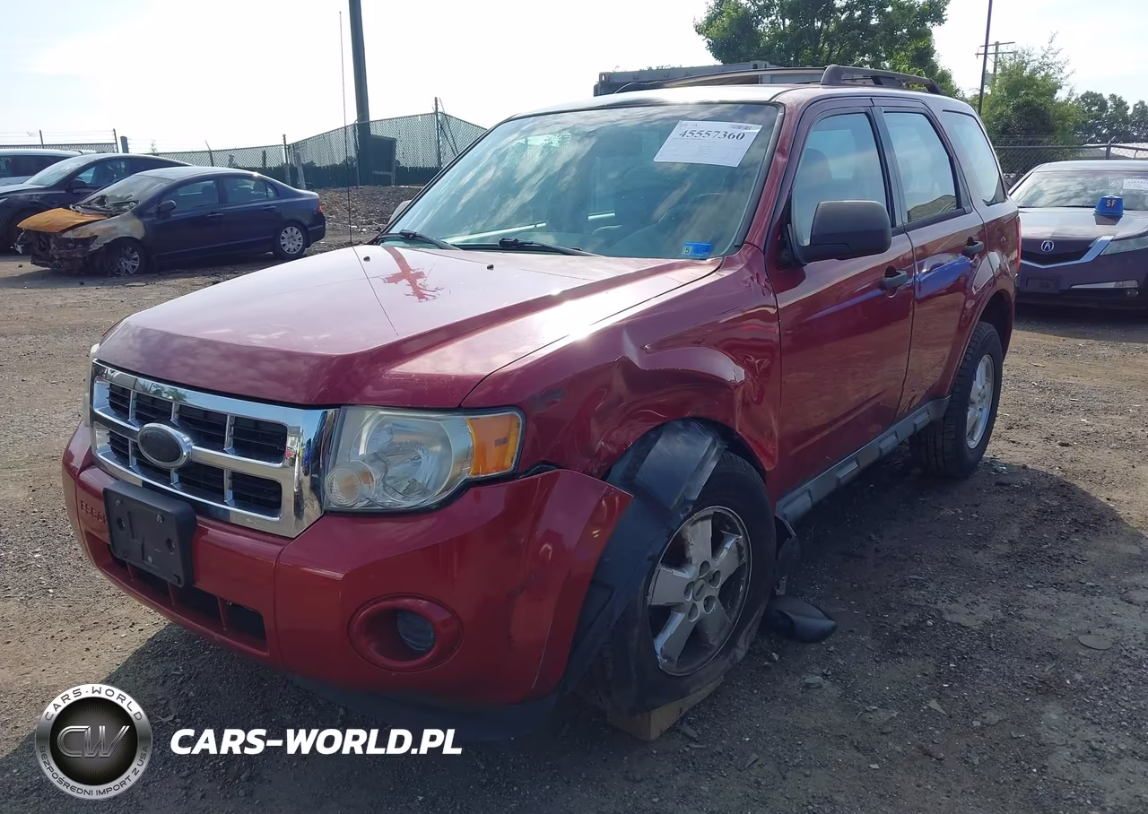 FORD ESCAPE VIN:1FMCU0C72AKD31173 - 2