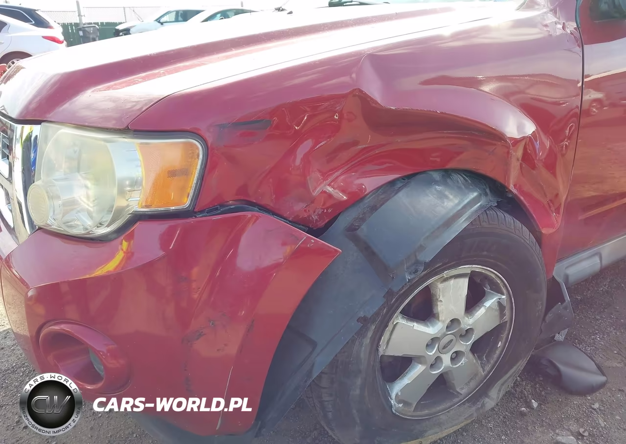 FORD ESCAPE VIN:1FMCU0C72AKD31173 - 6