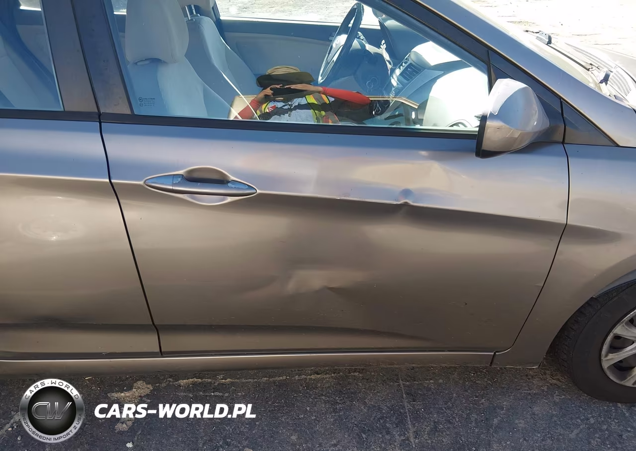 2013 Hyundai Accent Gls VIN:KMHCT4AE7DU521068 - 6