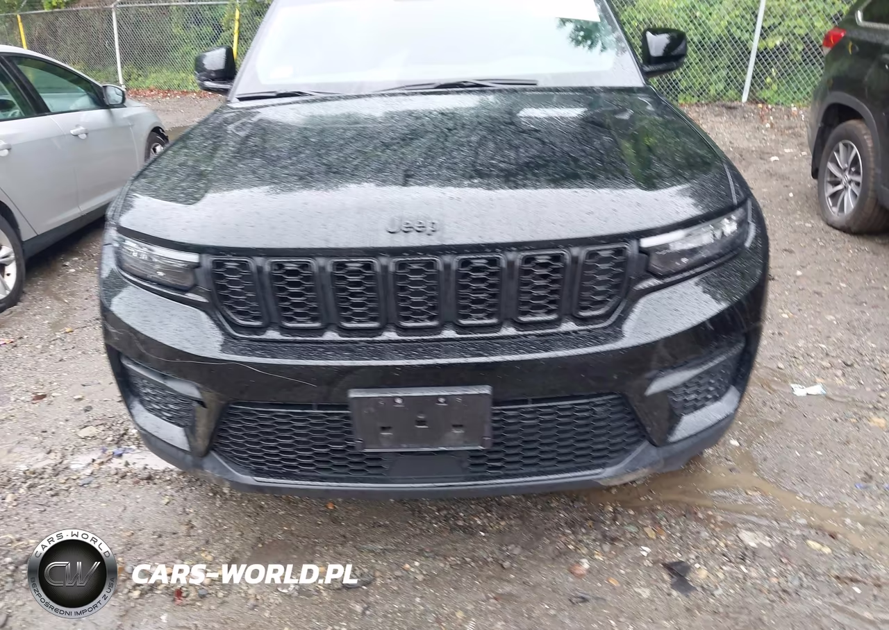 2023 Jeep Grand Cherokee Altitude 4X4 VIN:1C4RJHAGXPC515871 - 12