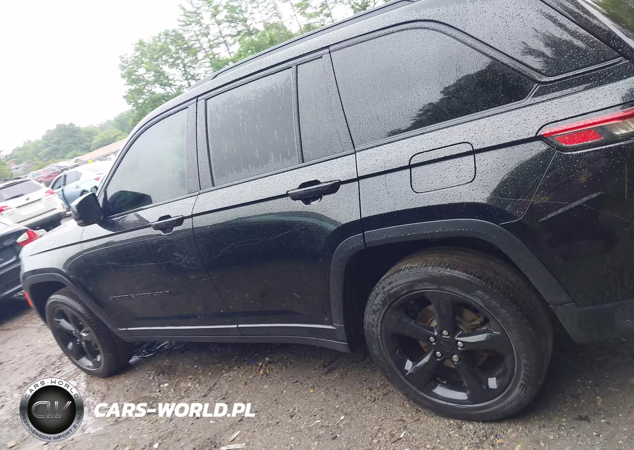 2023 Jeep Grand Cherokee Altitude 4X4 VIN:1C4RJHAGXPC515871 - 14
