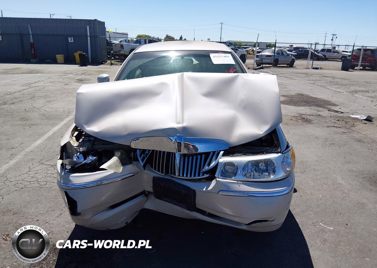 2001 Lincoln Town Car Cartier VIN:1LNHM83W41Y609855 - 14