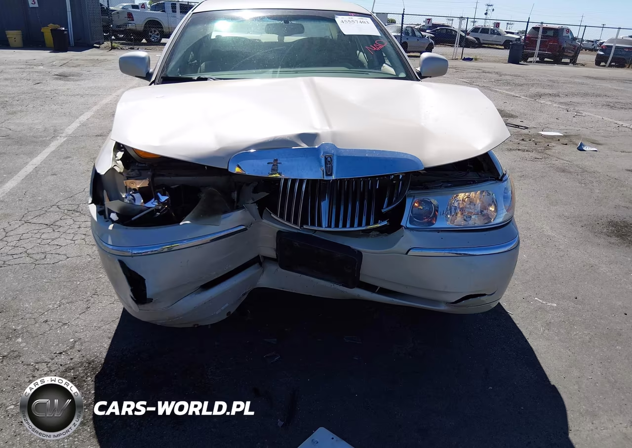 2001 Lincoln Town Car Cartier VIN:1LNHM83W41Y609855 - 6