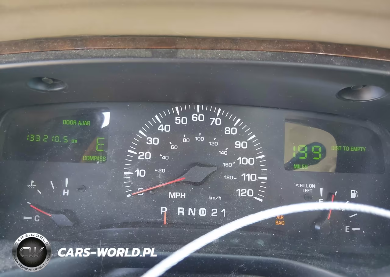 2001 Lincoln Town Car Cartier VIN:1LNHM83W41Y609855 - 7