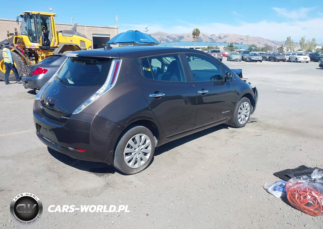 2016 Nissan Leaf S VIN:1N4AZ0CP8GC301679 - 4