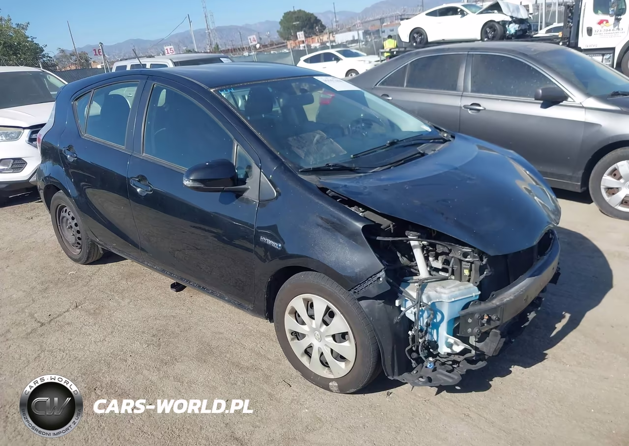 2013 Toyota Prius C Three – zdjęcie 1 z 17
