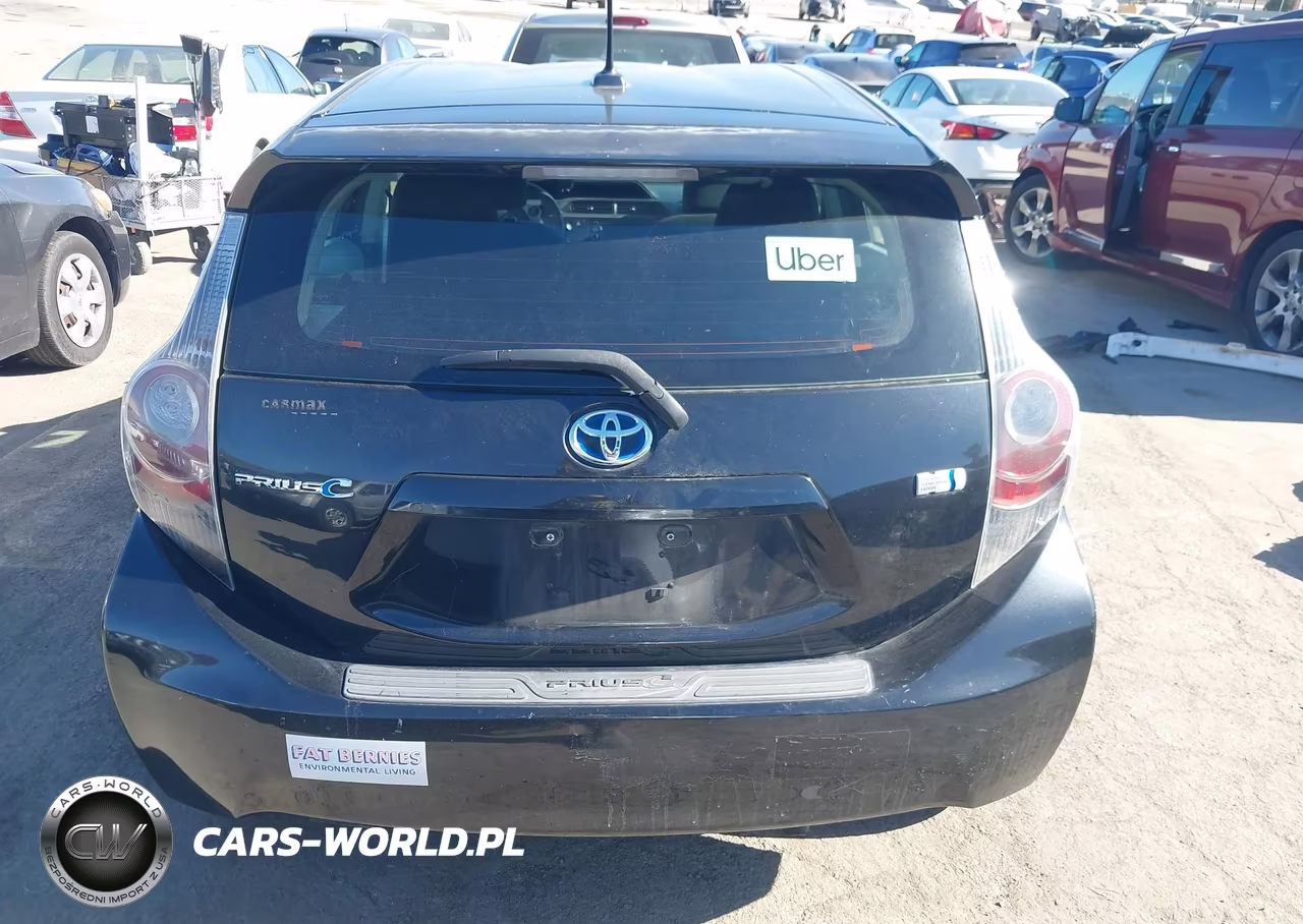 2013 Toyota Prius C Three VIN:JTDKDTB32D1529472 - 17