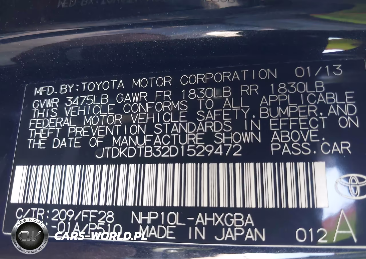 2013 Toyota Prius C Three VIN:JTDKDTB32D1529472 - 9