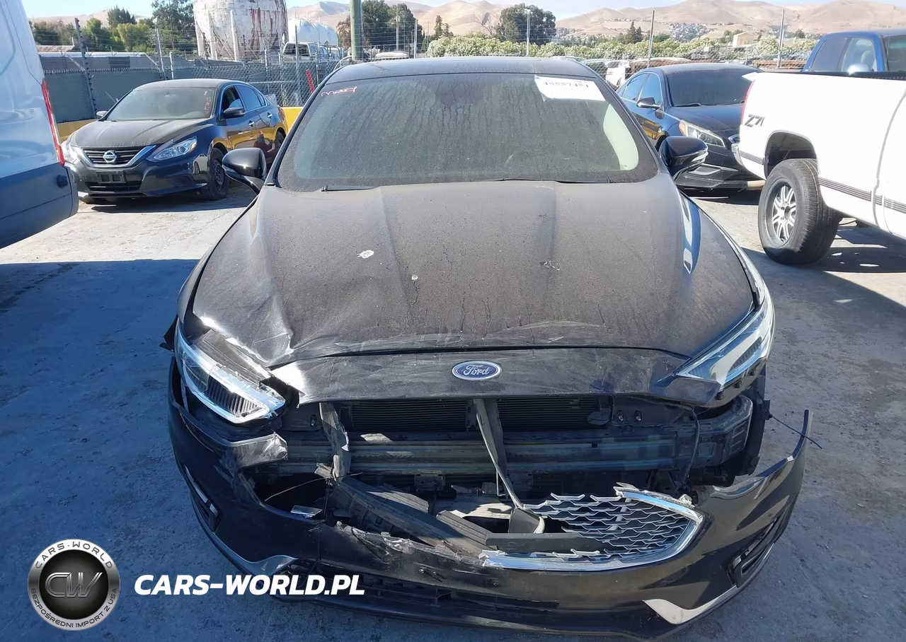 2019 Ford Fusion Hybrid Titanium VIN:3FA6P0RU4KR261300 - 12