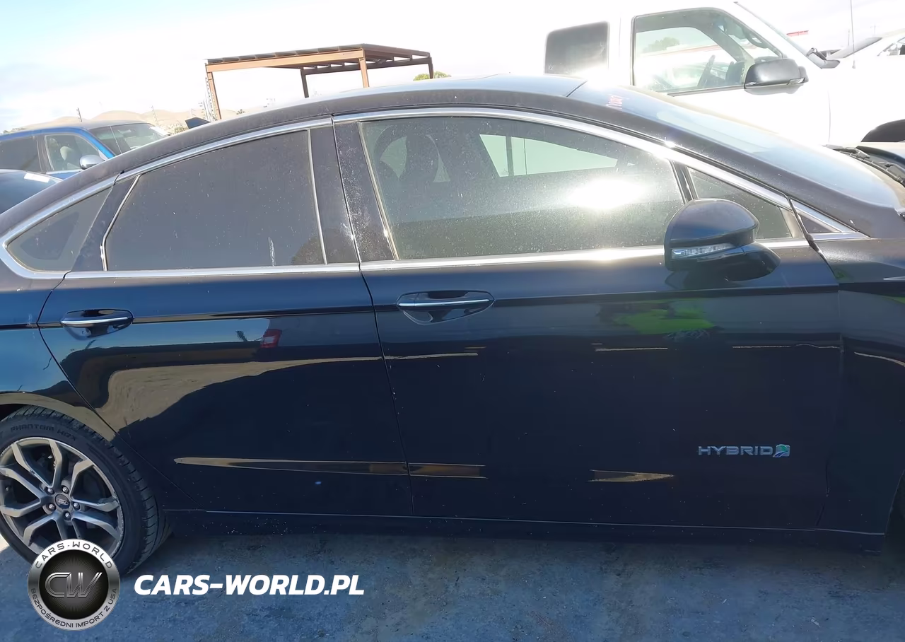2019 Ford Fusion Hybrid Titanium VIN:3FA6P0RU4KR261300 - 13