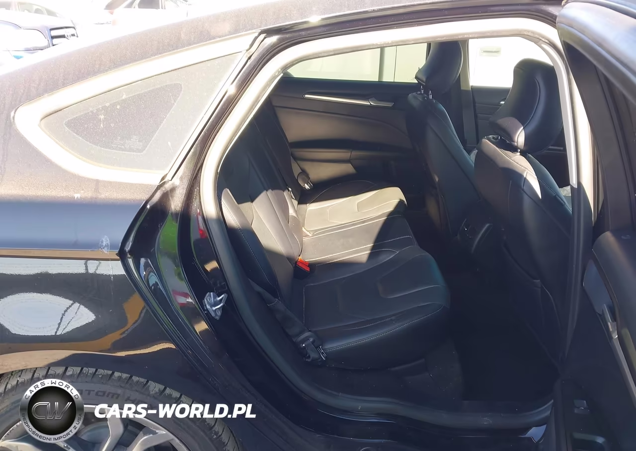 2019 Ford Fusion Hybrid Titanium VIN:3FA6P0RU4KR261300 - 8