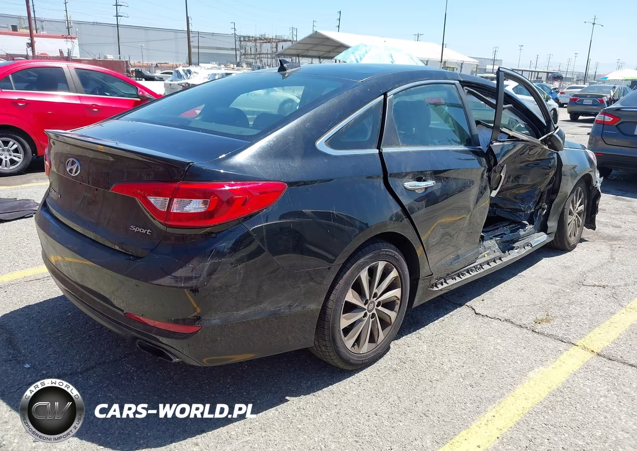 2016 Hyundai Sonata Sport VIN:5NPE34AF8GH399017 - 4